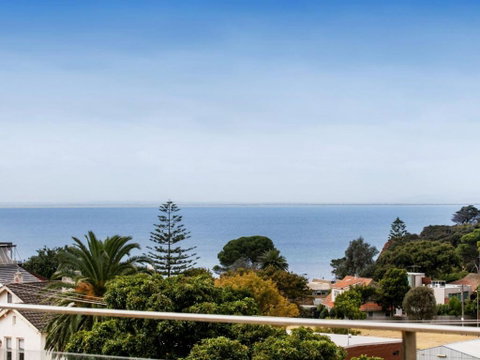 NORTH POINT RETREAT MORNINGTON - Accommodation NSW 4