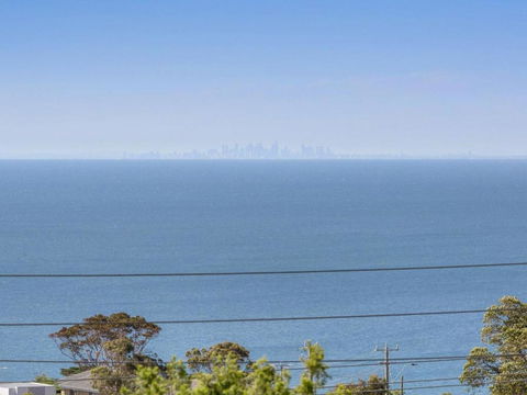 VIEWS At MCCRAE..... - Accommodation NSW 4