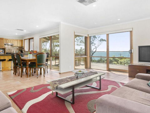 VIEWS At MCCRAE..... - Accommodation NSW 1