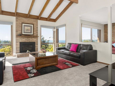 VIEWS At MCCRAE..... - Accommodation NSW 6