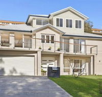 Luxurious Lake Front Long Jetty - Accommodation NSW