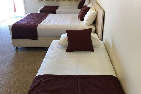Overlander Motor Lodge - Accommodation NSW 6