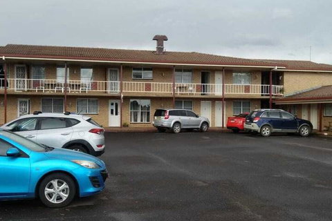 Overlander Motor Lodge - Accommodation NSW 4
