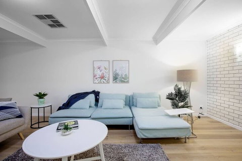 Quiet & Peaceful 3bed2bath Home @keilor Downs - Accommodation NSW 6