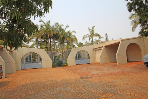 Santa Barbara - Accommodation NSW 6