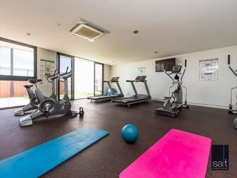 LOCATION LOCATION CITY VIEWS NETFLIX WIFI WINE - Accommodation NSW 3