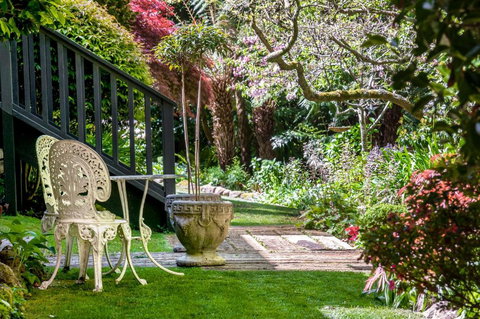 Magnolias On Mernda - Accommodation NSW 2