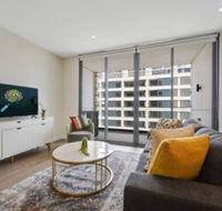 HomeHotel Luxurious High Rise Apt - Accommodation NSW