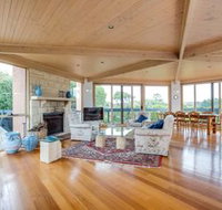 Latham Beach House - Accommodation NSW