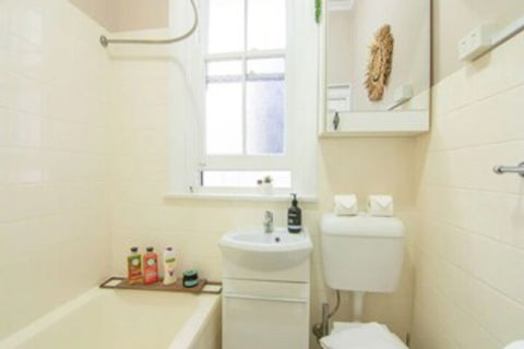 Cosy Apartment Walking Distance To Manly Beach - Accommodation NSW 6
