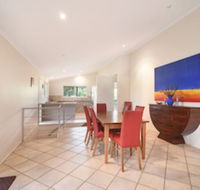 Beach Affair - 10 Callitris Crescent - Accommodation NSW