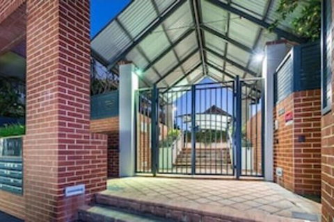 Subiaco Emporium Apartment - Accommodation NSW 2