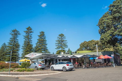 Vibrant And Colorful Apartment In Dollspoint - Accommodation NSW 1