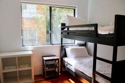 Spacious 3 Bedroom Apartment 20 Min To The CBD - Accommodation NSW 7