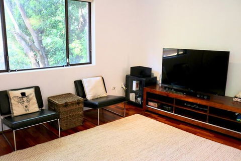 Spacious 3 Bedroom Apartment 20 Min To The CBD - Accommodation NSW 4