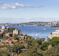 2 Bdrm North Sydney with harbour views - Accommodation NSW