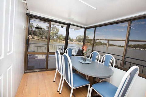 All Seasons Houseboats - Accommodation NSW 5