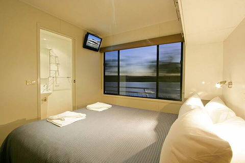 All Seasons Houseboats - Accommodation NSW 6