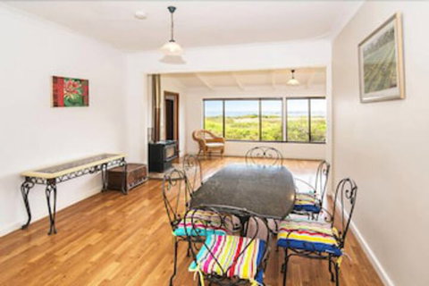 Storm Bay Cottage - Accommodation NSW 5