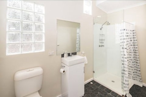 Storm Bay Cottage - Accommodation NSW 7