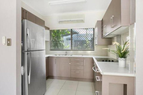 Cairns Reef Retreat - Accommodation NSW 2
