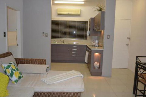 Cairns Reef Retreat - Accommodation NSW 4