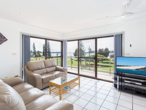 Oxley 8 At Tuncurry - Accommodation NSW 1