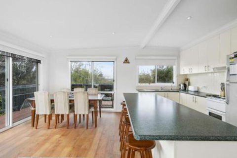 THE BEACH HIVE PET FRIENDLY (OUTSIDE ONLY) INLET SIDE - Accommodation NSW 4