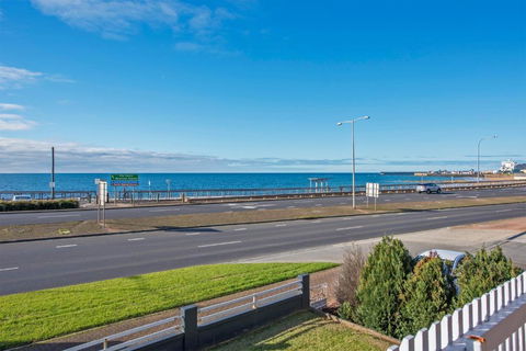 Aruba Apartments - Accommodation NSW 2