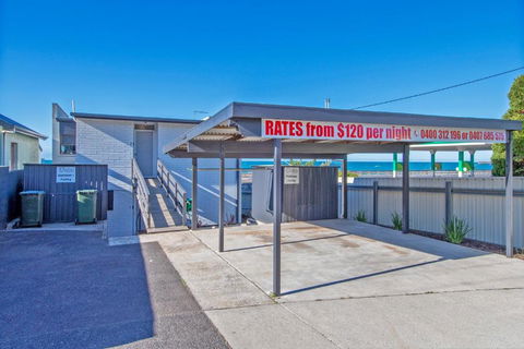 Aruba Apartments - Accommodation NSW 3