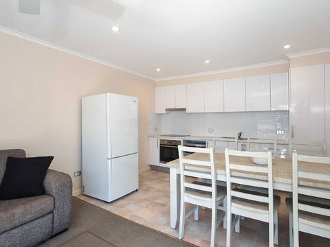 2 Hibiscus Court 9 Government Road Fantastic Air Conditioned 3 Bedroom Unit - Accommodation NSW 5