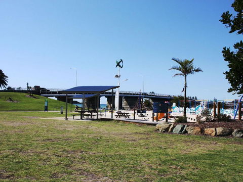 Tokelau 2 Tuncurry Townhouse - Accommodation NSW 5