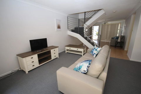 Waters Edge - Accommodation NSW 6