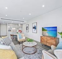 HomeHotel Extreme Luxury Apt next to Mall  Train - Accommodation NSW