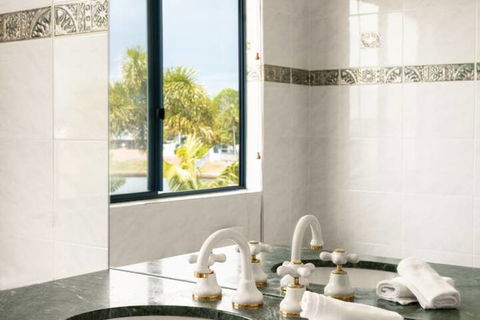 Mermaid Beach House - Accommodation NSW 4