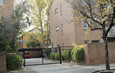Adelaide Dresscircle Apartments - Archer Street - Accommodation NSW 2