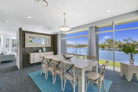 Havana Blue - Large 4 Bedroom Home - Accommodation NSW 6