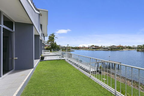 Havana Blue - Large 4 Bedroom Home - Accommodation NSW 1