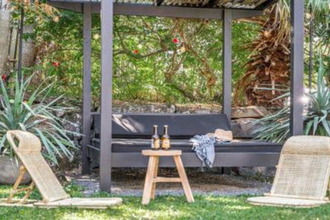 Your Luxury Escape Le Viti 5min Walk To Clarkes Beach - Accommodation NSW 2