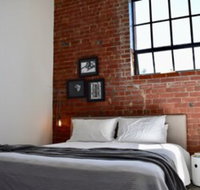 Stylish Warehouse Conversion in Heart of Fitzroy - Accommodation NSW