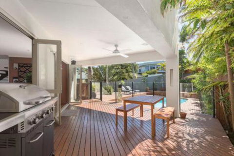 The Richmond Beach Villa - Accommodation NSW 2