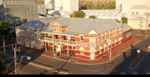 Riverside Hotel - Accommodation NSW 5