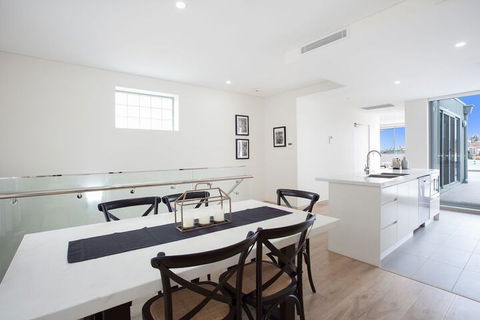 The Aquarium Coogee - Accommodation NSW 2
