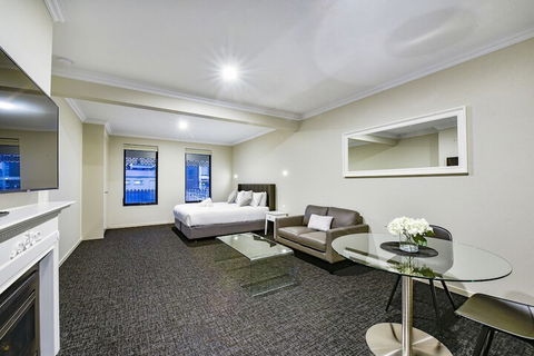 Aloha Central Premium Studios - Accommodation NSW 3