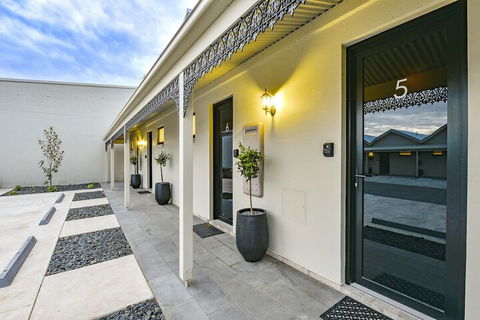 Aloha Central Premium Studios - Accommodation NSW 1