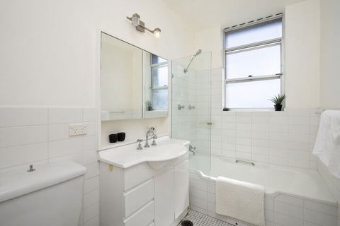 The Apartment Service HARST - Accommodation NSW 4