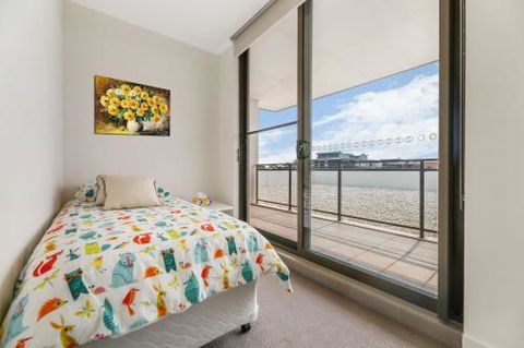 Cosy 3BR Penthouse Close To Westfield Hornsby & Train Station - Accommodation NSW 0
