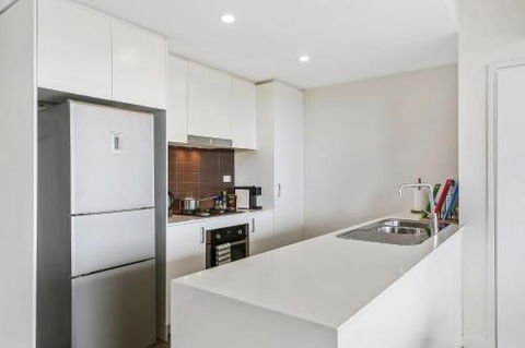 Cosy 3BR Penthouse Close To Westfield Hornsby & Train Station - Accommodation NSW 6