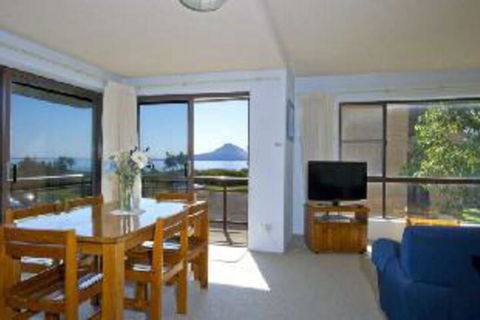 2 Bedroom Apartment Commodore Unit 3 6 Intrepid Close - Accommodation NSW 2