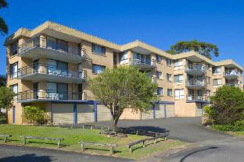 2 Bedroom Apartment Commodore Unit 3 6 Intrepid Close - Accommodation NSW 3